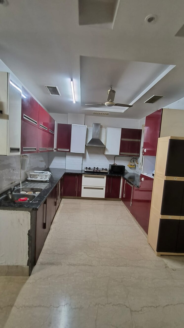 Kitchen, subhash nagar 1 Bedroom 110 Sq.Yd. Builder Floor In Subhash Nagar Delhi 8659385
