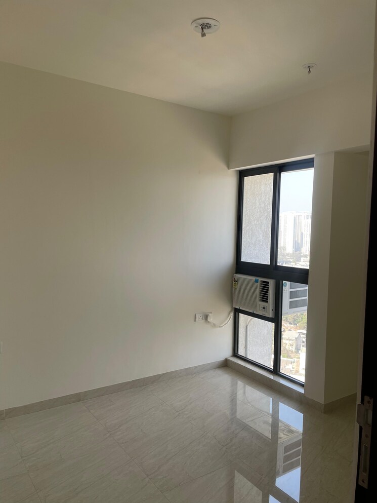 Room, lodha-crown-quality-homes 1 Bedroom 354 Sq.Ft. Apartment In Majiwada Thane 8659395