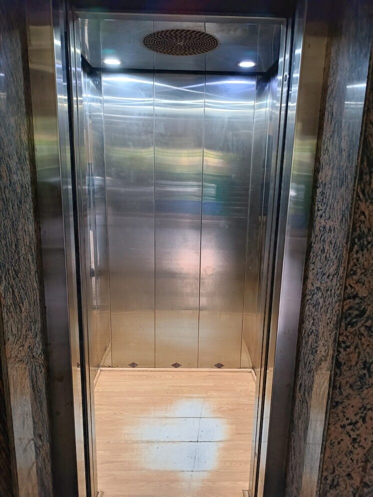 undefined, sector 1 Commercial Office Space 500 Sq.Ft. In Sector 1 Noida 8659265