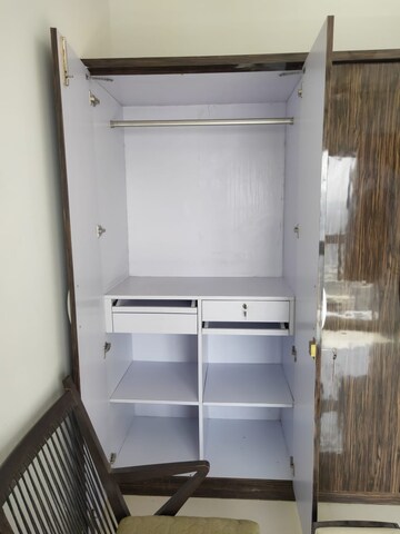 Furnished Amenities in 2 BHK Apartment at DLH Sorrento, Veera Desai Road – for Rent