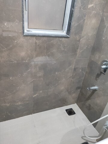 Furnished Amenities in 2 BHK Apartment at DLH Sorrento, Veera Desai Road – for Rent