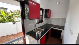 Kitchen in 2.5 BHK Builder Floor at Sector 33 – for Sale