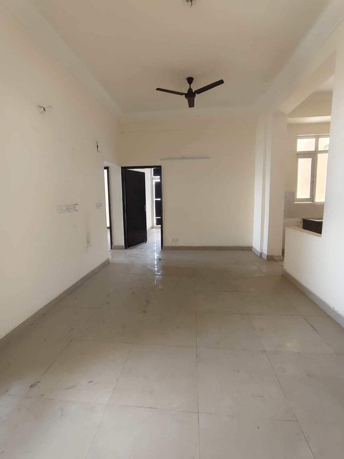 3 BHK + Servant Room Apartment For Rent in Assotech Windsor Court