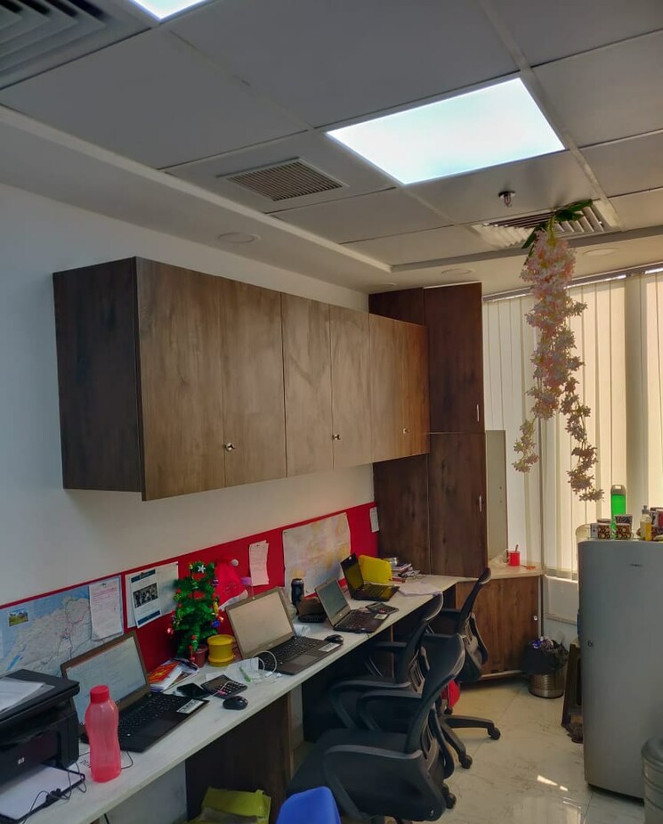 Team Area, advant-navis-business-park Commercial Office Space 640 Sq.Ft. In Sector 142 Noida 8659531