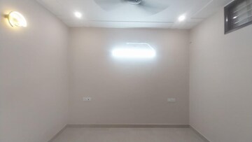 Room in 2 BHK Builder Floor at Jal Vihar Colony, Sector 46 – for Rent