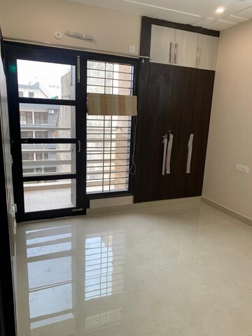 Room in 2 BHK Builder Floor at Jal Vihar Colony, Sector 46 – for Rent