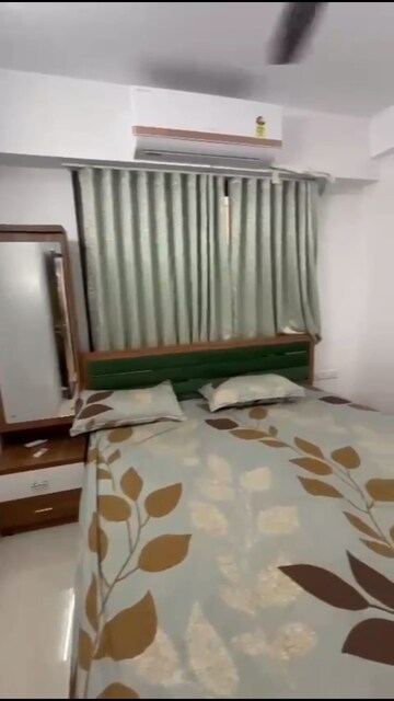  3 BHK Apartment at Vaishnodevi Circle – for Rent