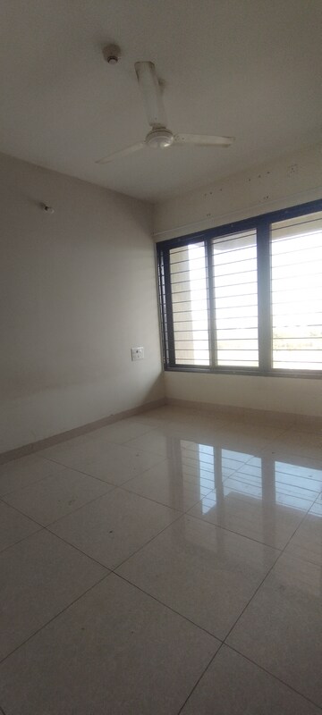 Room in 2 BHK Apartment at Sargam CHS Nanded, Sinhagad Road – for Rent