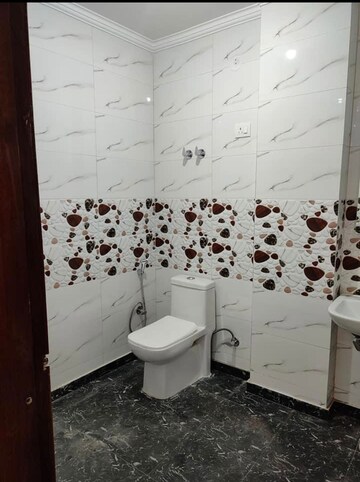 Bathroom in 1 BHK Builder Floor at Saket – for Rent