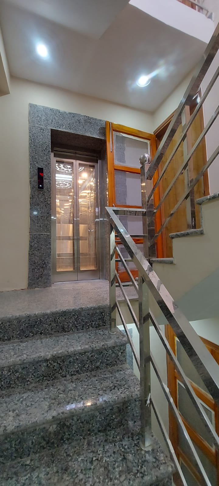 2 BHK + Pooja Room Builder Floor For Rent in Sector 9