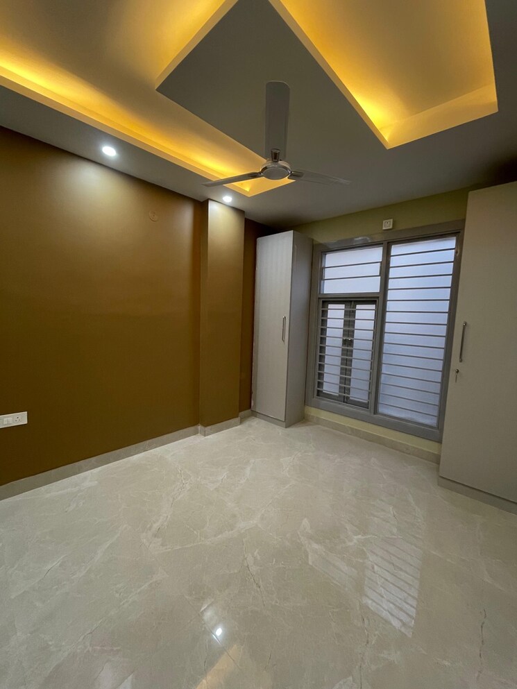 Room, dwarka mor 3 Bedroom 900 Sq.Ft. Builder Floor In Dwarka Mor Delhi 8659640