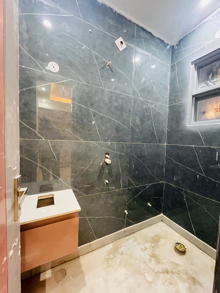 Bathroom, dwarka mor 3 Bedroom 900 Sq.Ft. Builder Floor In Dwarka Mor Delhi 8659640