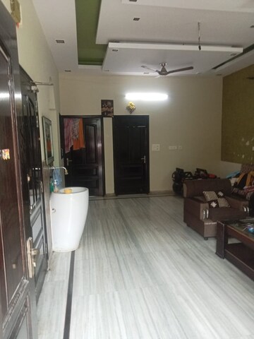 Living Room in 3 BHK Builder Floor at Sector 9 – for Rent