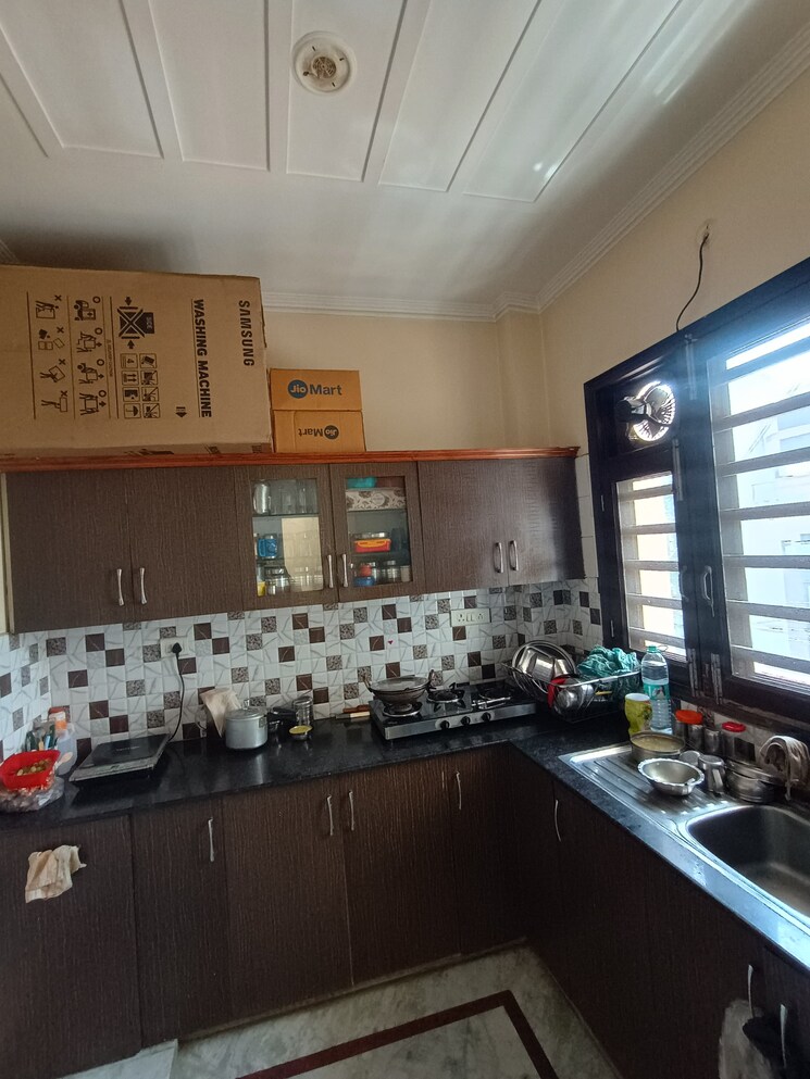 Kitchen, sector 9 3 Bedroom 250 Sq.Yd. Builder Floor In Sector 9 Gurgaon 8659729