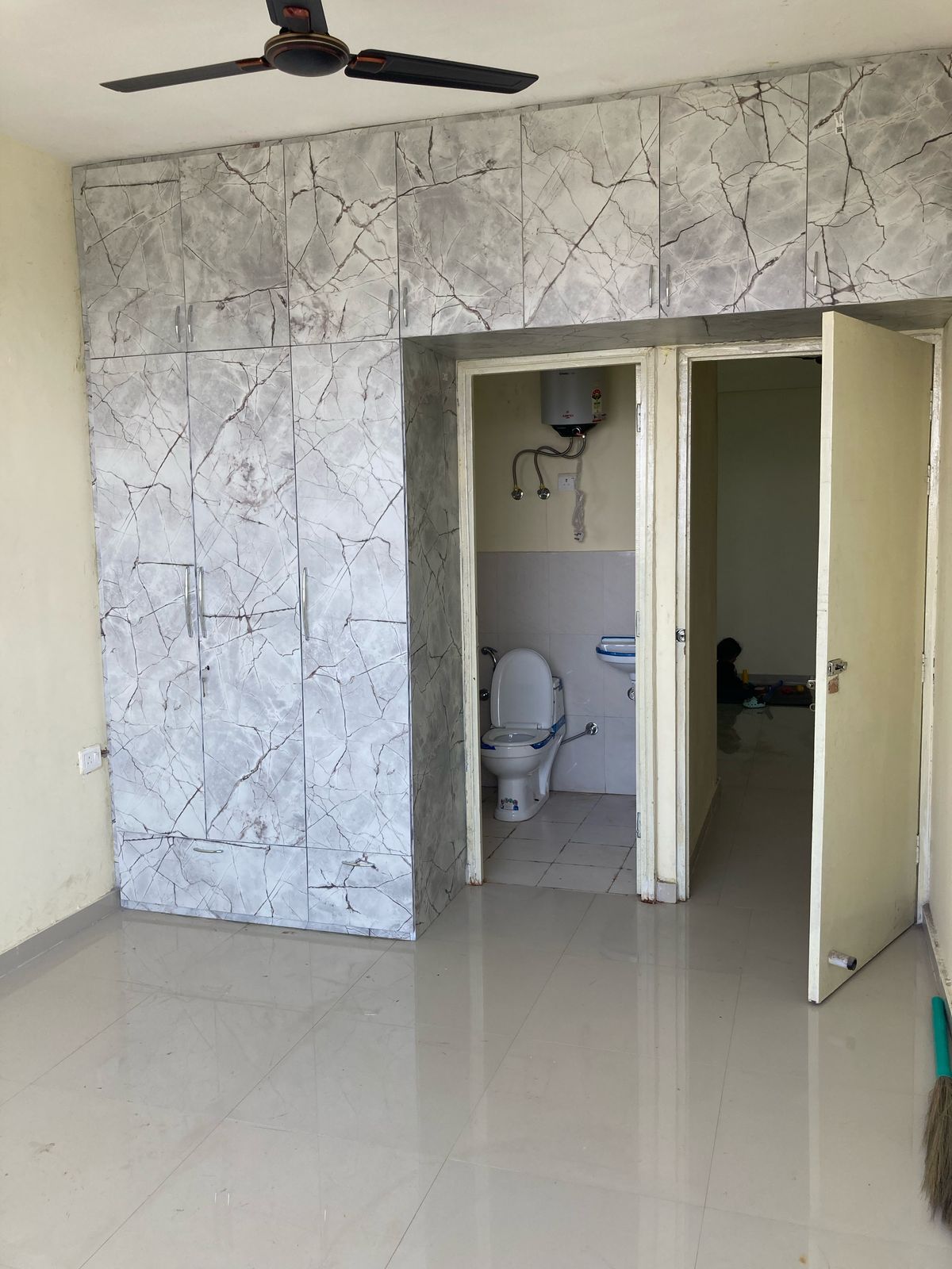 2 BHK Apartment For Rent in Pyramid Elite