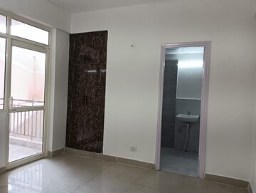 Room in 1 RK Apartment at Suncity Avenue 76, Sector 76 – for Sale