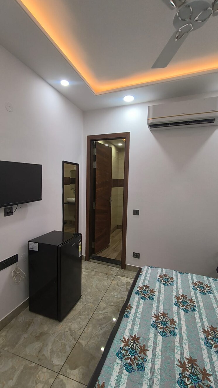 Master Bedroom, tagore garden 1 Bedroom 160 Sq.Yd. Builder Floor In Tagore Garden Delhi 8659974