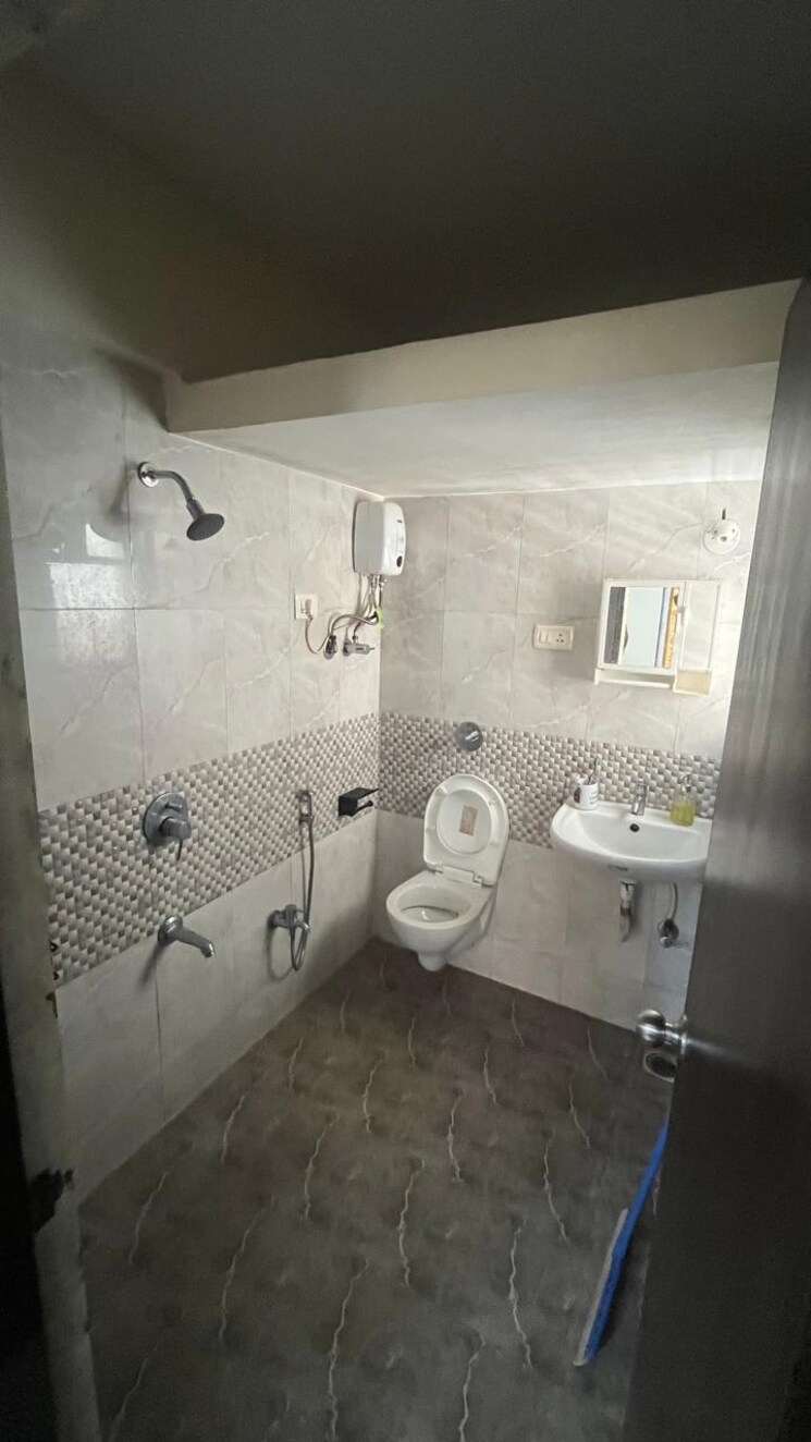 Bathroom, ssd-goregaon-pearl-chsl 3 Bedroom 900 Sq.Ft. Apartment In Goregaon West Mumbai 8659930