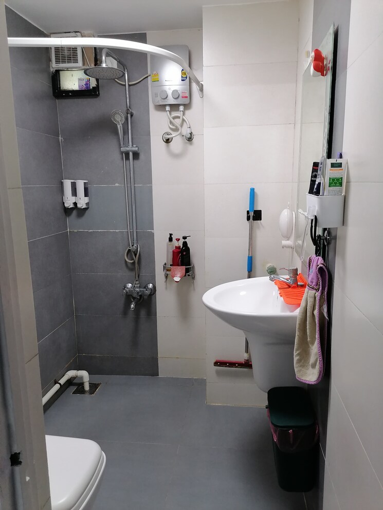 Bathroom, vastrapur 3 Bedroom 1250 Sq.Ft. Apartment In Vastrapur Ahmedabad 8659912