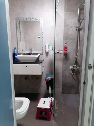 Furnished Amenities in 3 BHK Apartment at Vastrapur – for Rent