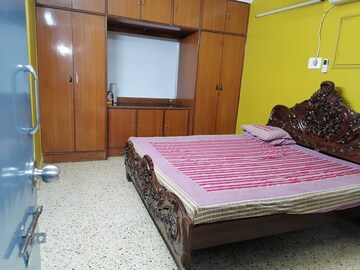 Bedroom in 3 BHK Apartment at Vastrapur – for Rent