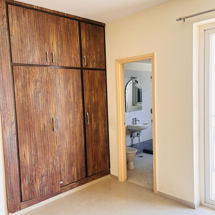 Room, corona-optus 3 Bedroom 1720 Sq.Ft. Apartment In Basai Enclave 2 Gurgaon 8659969