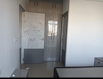 Room in 2 BHK Apartment at Suncity Avenue 76, Sector 76 – for Sale