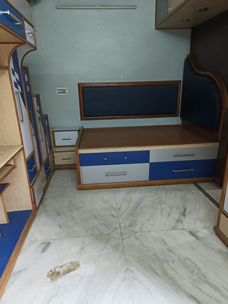 undefined, sector 14 6+ Bedroom 250 Sq.Yd. Independent House In Sector 14 Gurgaon 8660078