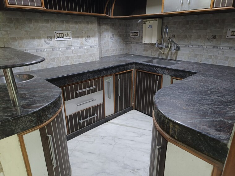 Kitchen, sector 14 6+ Bedroom 250 Sq.Yd. Independent House In Sector 14 Gurgaon 8660078