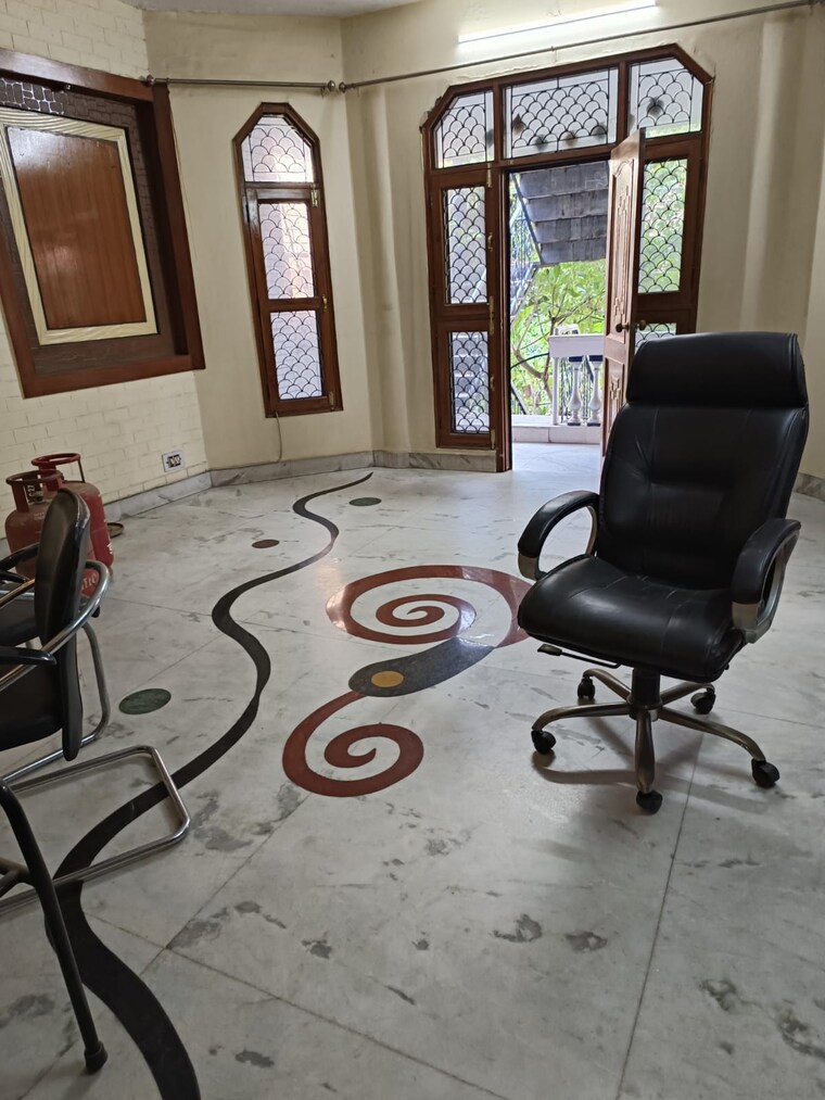 Master Bedroom, sector 14 6+ Bedroom 250 Sq.Yd. Independent House In Sector 14 Gurgaon 8660078