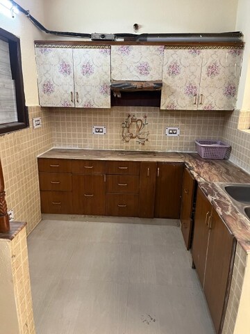 Kitchen in 2 BHK Builder Floor at Sector 40 – for Rent