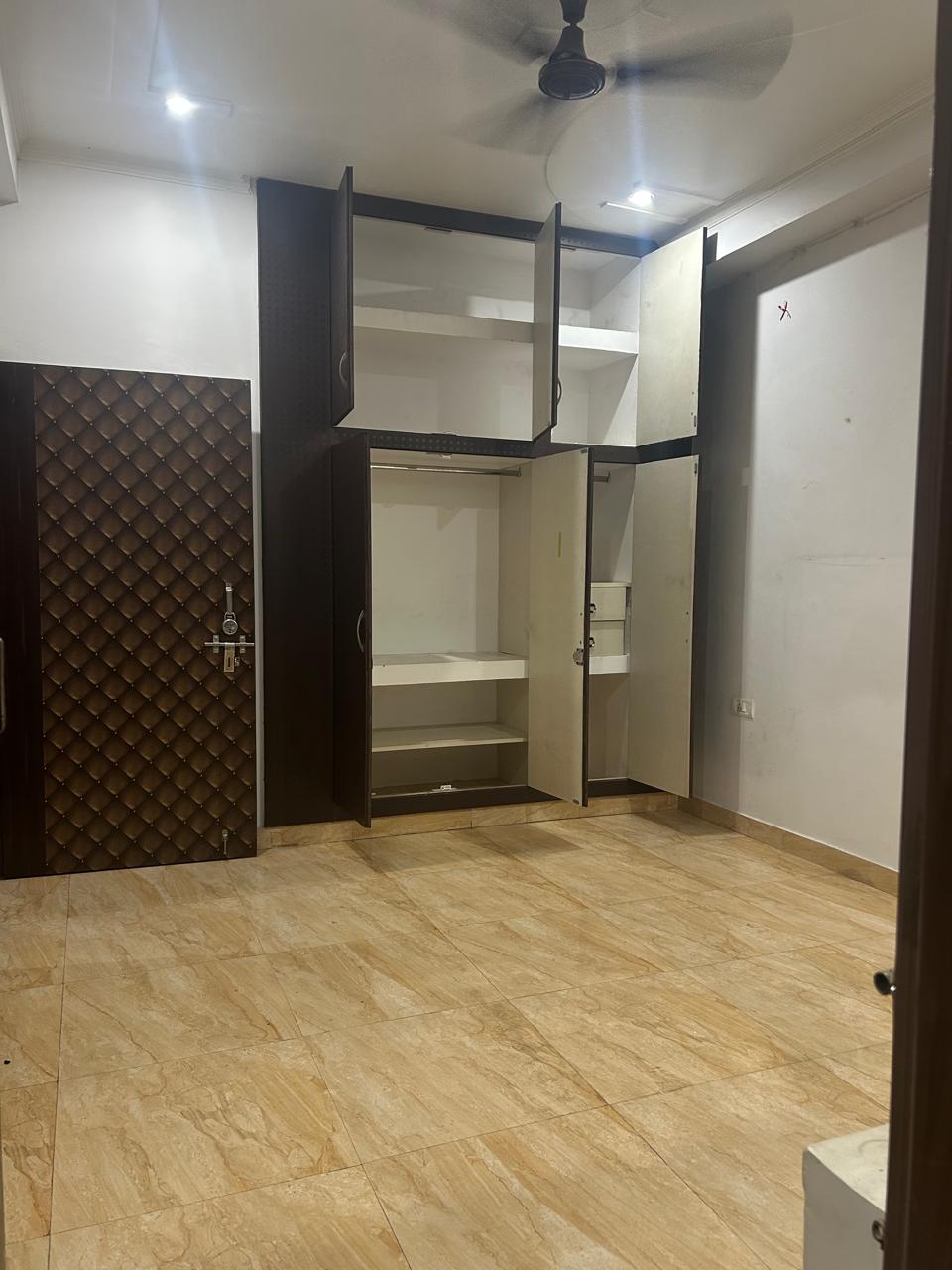 2 BHK Builder Floor For Rent in Sector 52