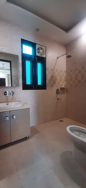 Bathroom in 3 BHK Builder Floor at Sector 46 – for Rent