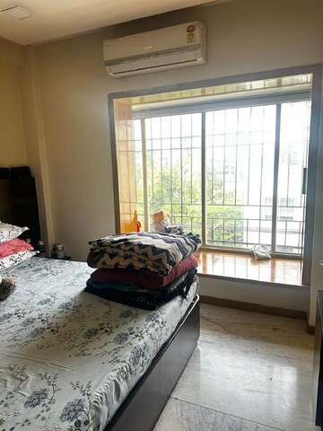 Bedroom in 1 BHK Apartment at Bandra West – for Rent