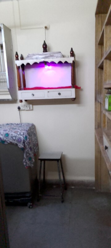 Bedroom in 1.5 BHK Apartment at Eff Jumbo Darshan CHS, Andheri East – for Rent