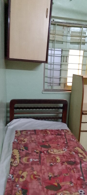 Bedroom in 1.5 BHK Apartment at Eff Jumbo Darshan CHS, Andheri East – for Rent