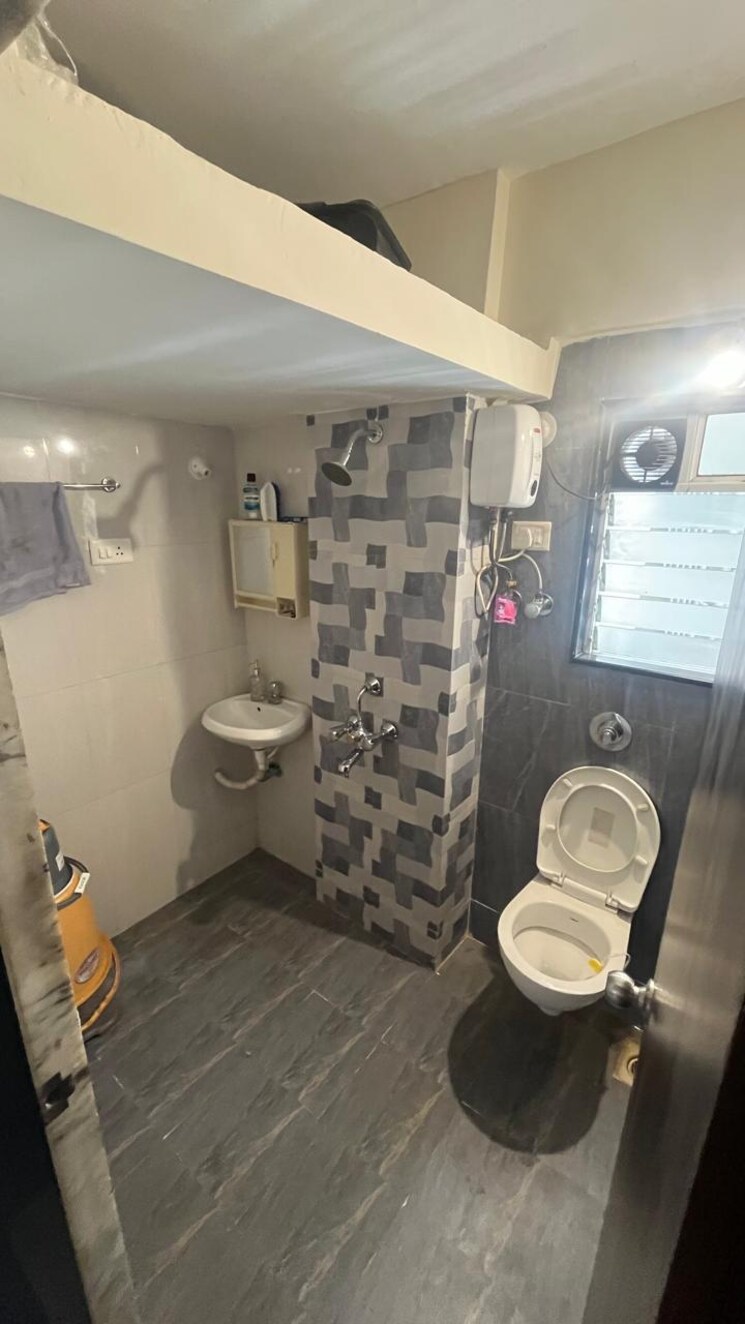  Parking, millionaire-heritage 2 Bedroom 650 Sq.Ft. Apartment In Andheri West Mumbai 8660265