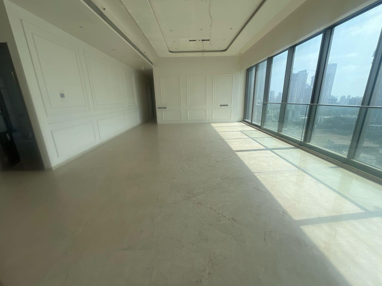 4 BHK + Servant Room Apartment For Rent in Rustomjee Crown