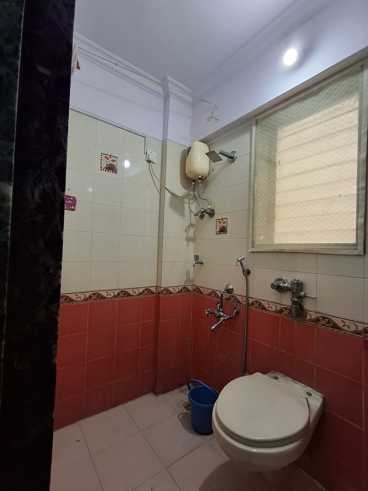 Bathroom, ng-suncity 1 Bedroom 385 Sq.Ft. Apartment In Kandivali East Mumbai 8660426