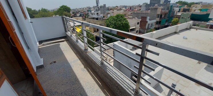 Balcony, sector 7 2 Bedroom 154 Sq.Yd. Builder Floor In Sector 7 Gurgaon 8660421