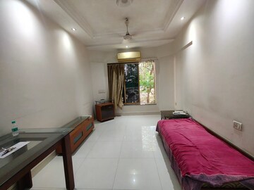 Building Lobby in 3 BHK Apartment at Shapoorji Pallonji The Dualis, Sector 46 – for Sale