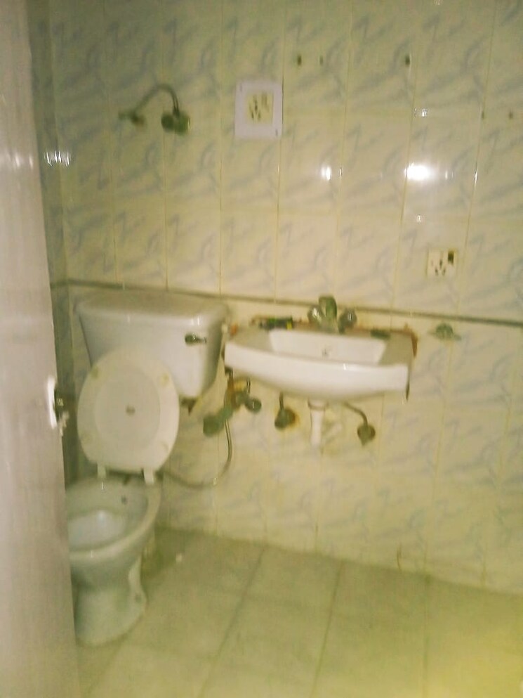 Bathroom, indrapuram 2 Bedroom 1120 Sq.Ft. Builder Floor In Indrapuram Ghaziabad 8660540