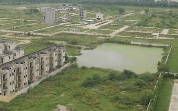 Plot For Sale in Sector 75