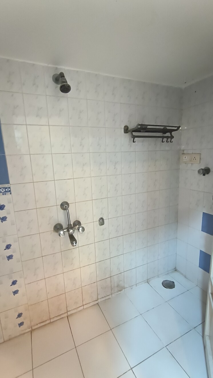 Bathroom, shivaji park 3 Bedroom 1300 Sq.Ft. Apartment In Shivaji Park Mumbai 8660765