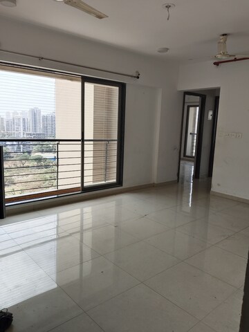 Room in 2 BHK Apartment at Runwal Eirene, Balkum Pada – for Rent