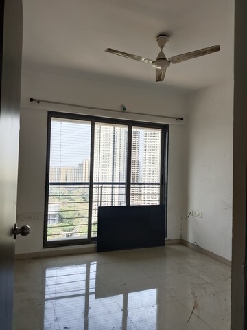 Room in 2 BHK Apartment at Runwal Eirene, Balkum Pada – for Rent