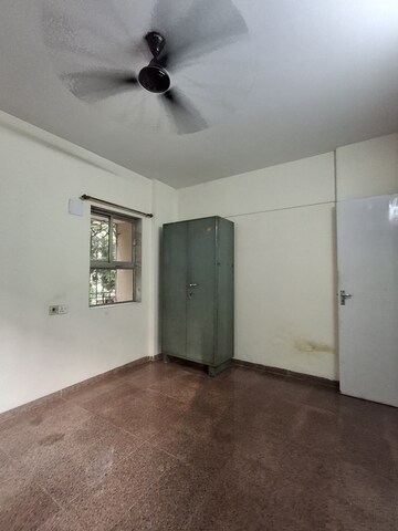 Furnished Amenities in 1 BHK Apartment at Dheeraj Enclave, Borivali East – for Rent