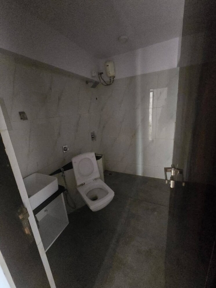 Attached Bathroom, andheri west 2 Bedroom 650 Sq.Ft. Apartment In Andheri West Mumbai 8660829