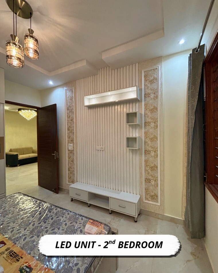 Room, ludhiana chandigarh hwy 3 Bedroom 125 Sq.Yd. Apartment In LudhianA Chandigarh Hwy Mohali 8660955