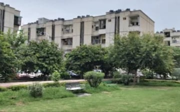 3 BHK Apartment For Rent in Super MIG, Sector 105
